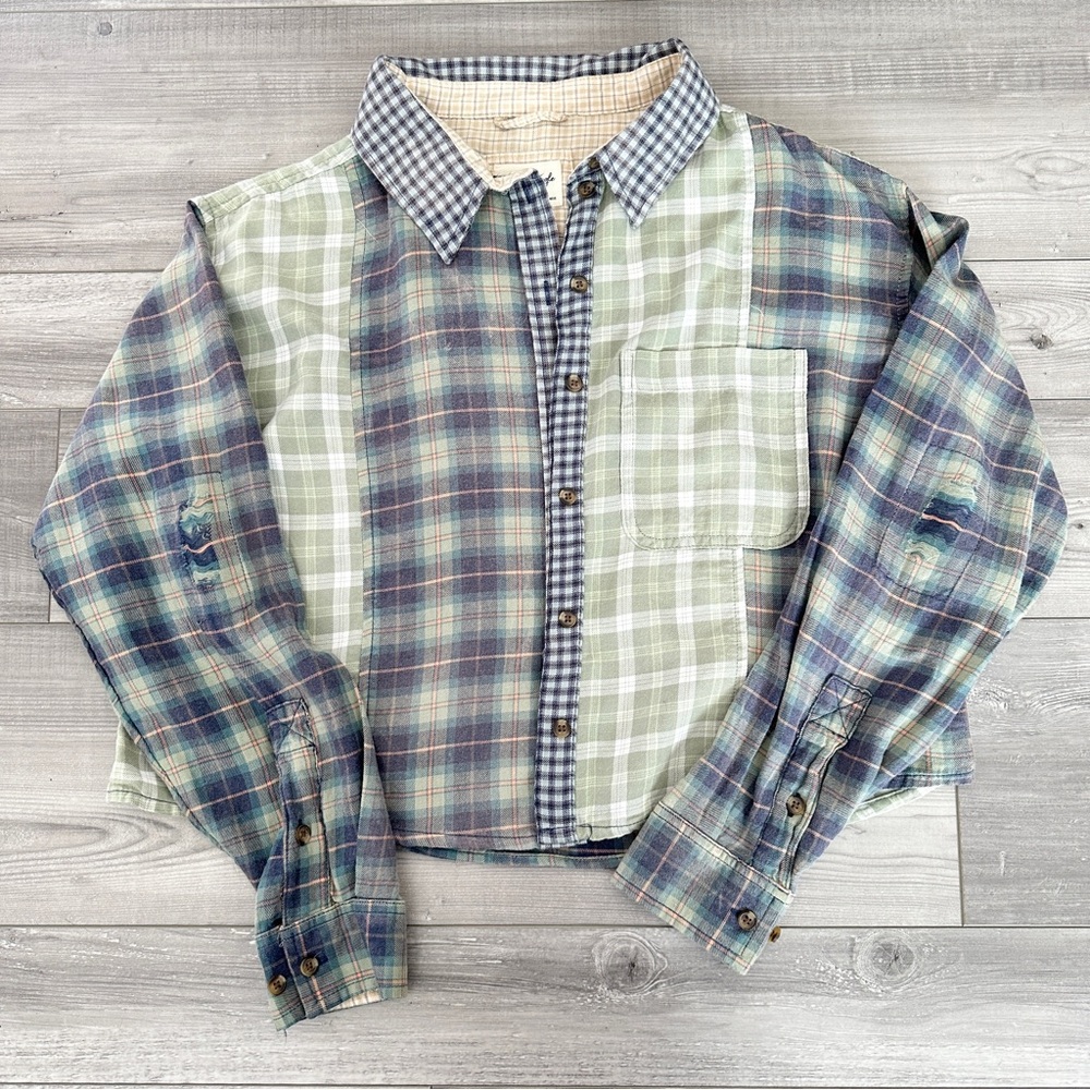 American eagle cropped flannel button up shirt patchwork blue and green